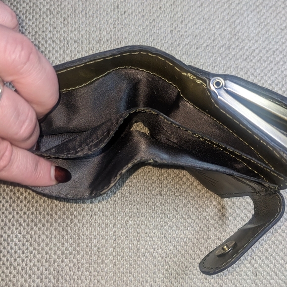 Patricia Nash Iberia Wallet In Vintage Distressed Soft Olive Colored Leather​ - Picture 7 of 12